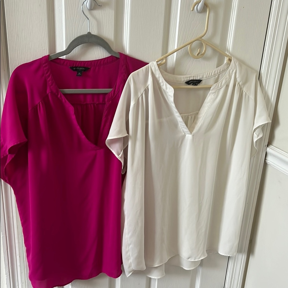 24 HOUR BLOWOUT-Banana Republic Pink and White Short Sleeve V-Neck Blouse